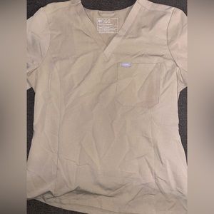 Figs Sandstone Scrub Top size large fits like a medium